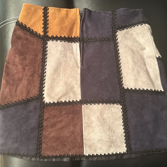 Color block faux suede skirt - Picture 3 of 5